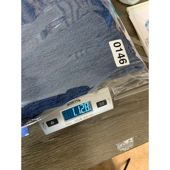 Levi's Jeans Men's 36x34 Medium Wash 501 Button Fly Straight Leg - Picture 13 of 13